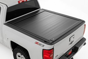 Chevrolet Silverado 1500 Classic Manual Retractable Bed Cover - Rough Country - Matte Black - 2019+